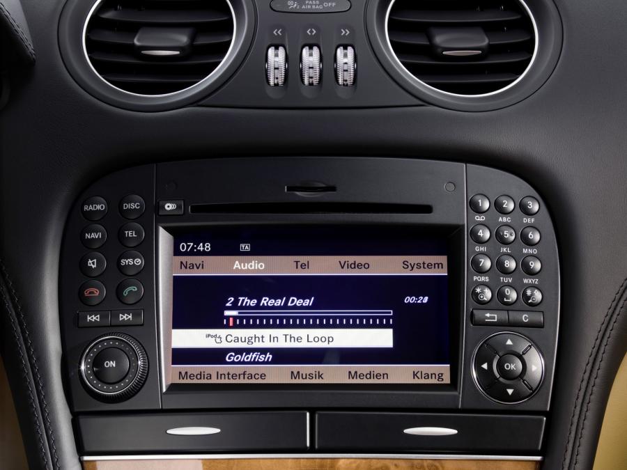  Mercedes-Benz SL-Class 2009 года  (фото 38 из 234)